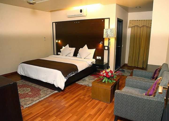Hira Guest House Karachi Eksteriør bilde