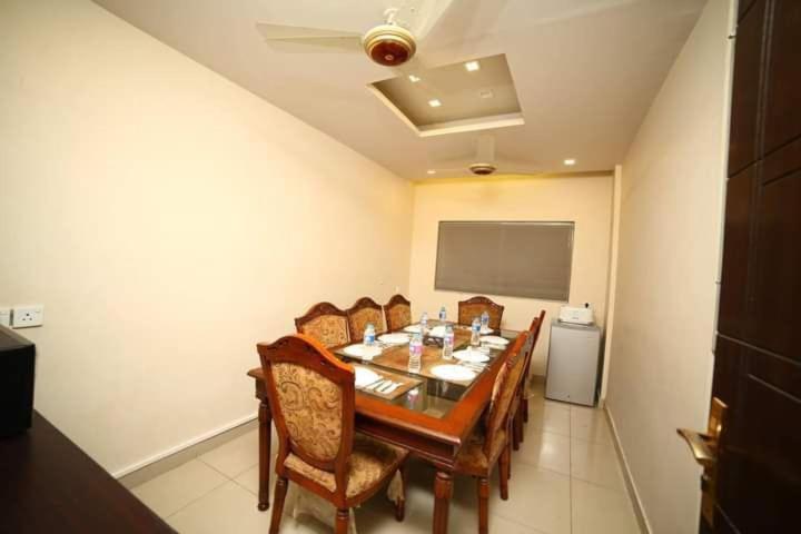 Hira Guest House Karachi Eksteriør bilde