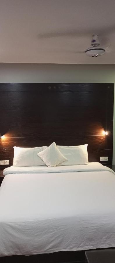 Hira Guest House Karachi Eksteriør bilde